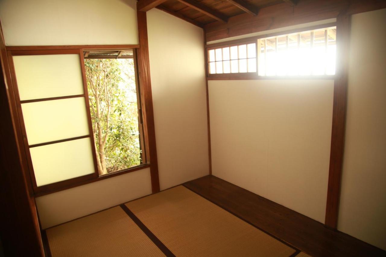 Guest House Yukari Tsuru Exterior photo